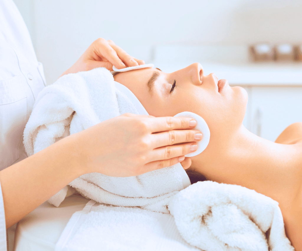 Institute For Medical Aesthetics And Laser | Medical Aesthetics Training Florida | Laser Hair Removal Training in Florida | Massage School | Beauty School in Fort Myers Escuela de Estética en Fort Myers